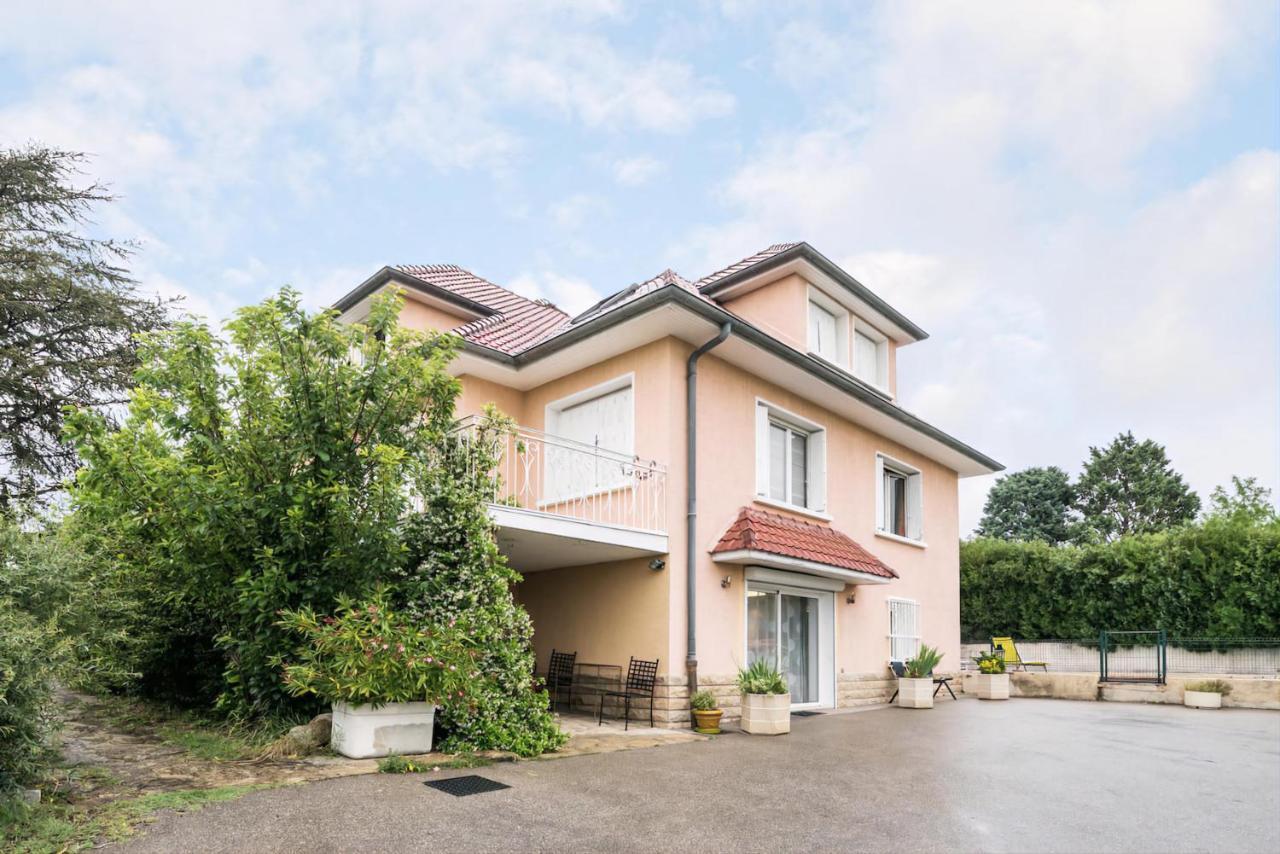 Appartement Independant En Maison A 15 Min De Lyon Saint-Symphorien-dʼOzon Buitenkant foto